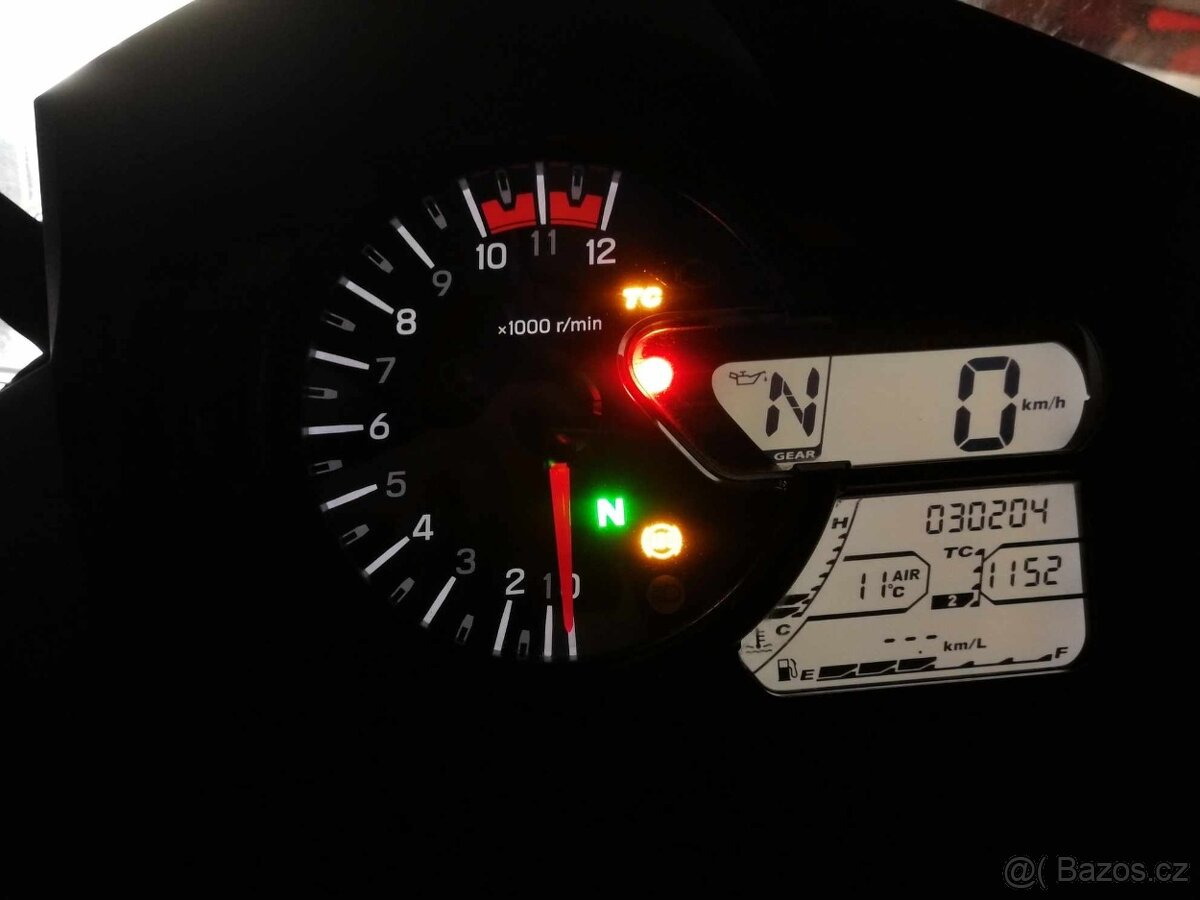 Suzuki Vstrom 650 xt, první majitel - 9