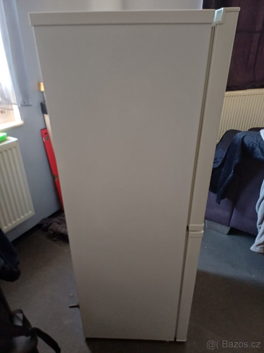 Lednice s mrazákem - 9