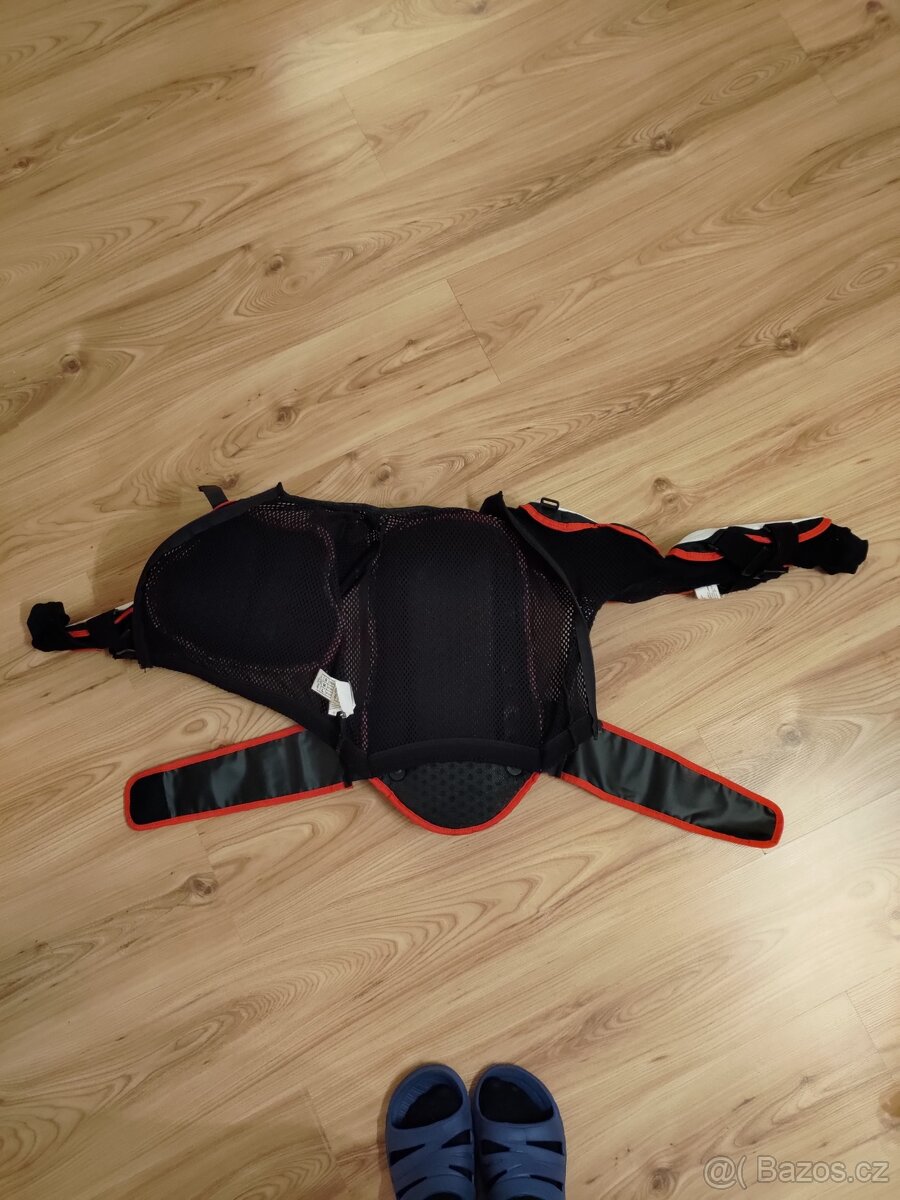 Dětská helma + chránič - 9