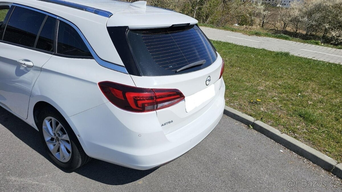 Opel Astra Sport Tourer ST 1.6 CDTI S S 110k ECOTEC Dynamic - 9