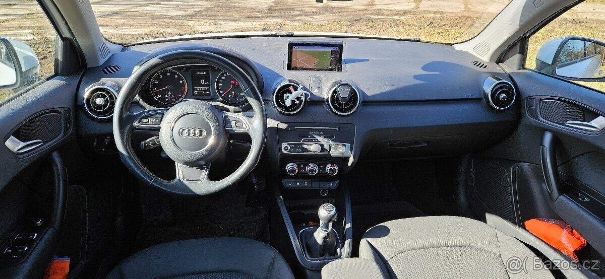 Prodám audi a1 facelift 1,4tfsi 2017 - 9