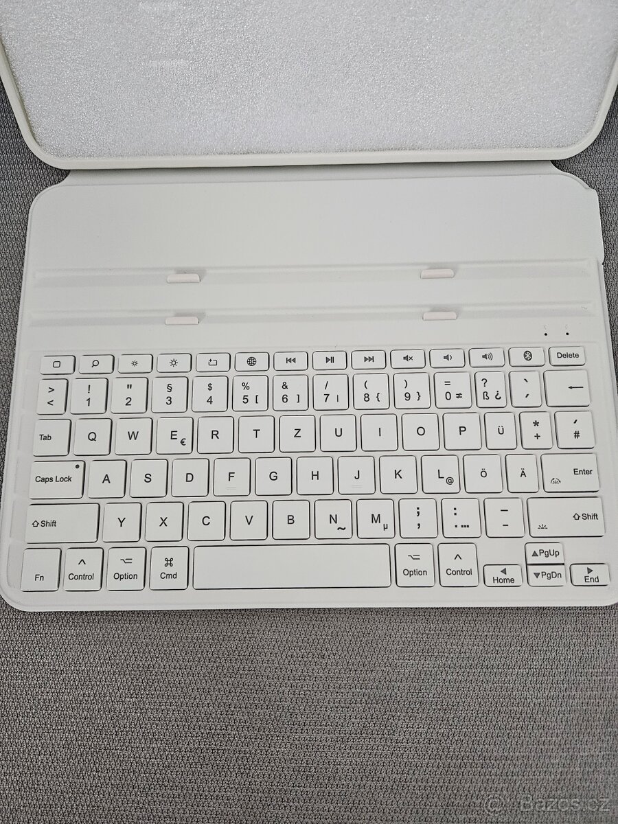 ESR Ascend Keyboard Case Lite – iPad Pro 11" / Air 4– - 9