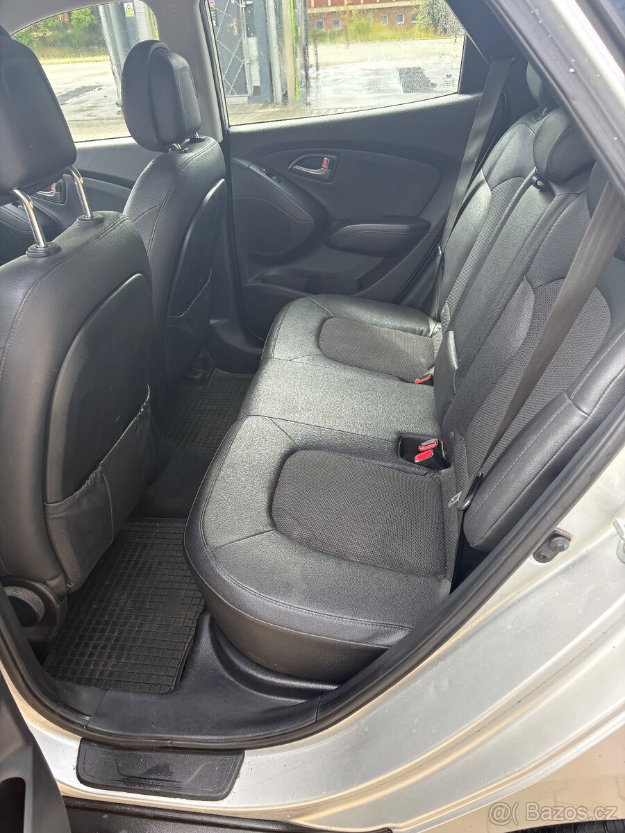 Hyundai ix35,klima,polokůže,1.6 benzin - 9