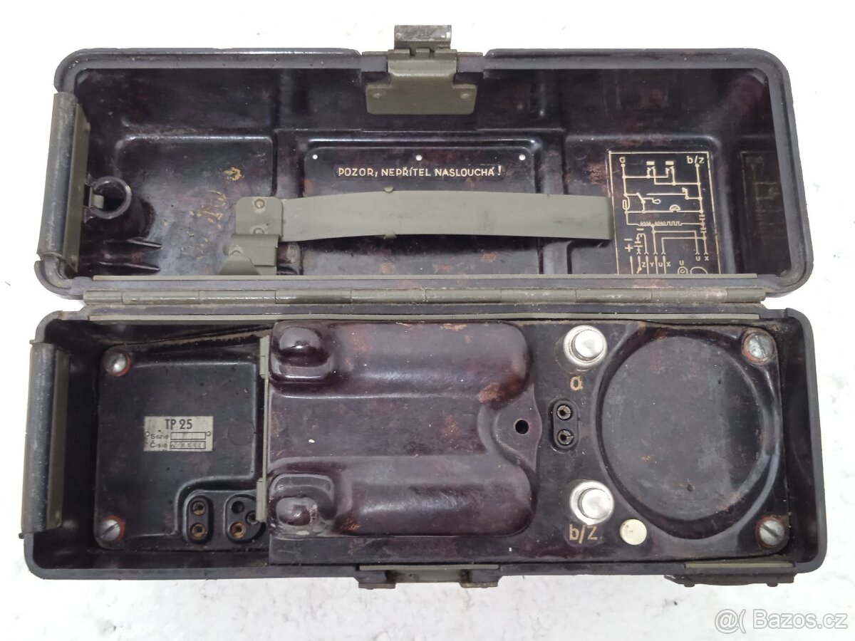Tesla TP25 - Vojenský bakelitový telefon s induktorem - ČSSR - 9