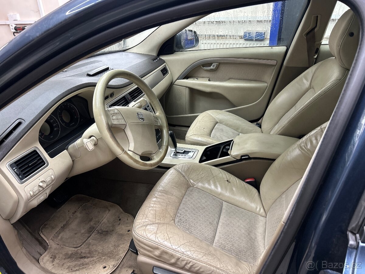 Volvo V70 D5 136kw ND - 9