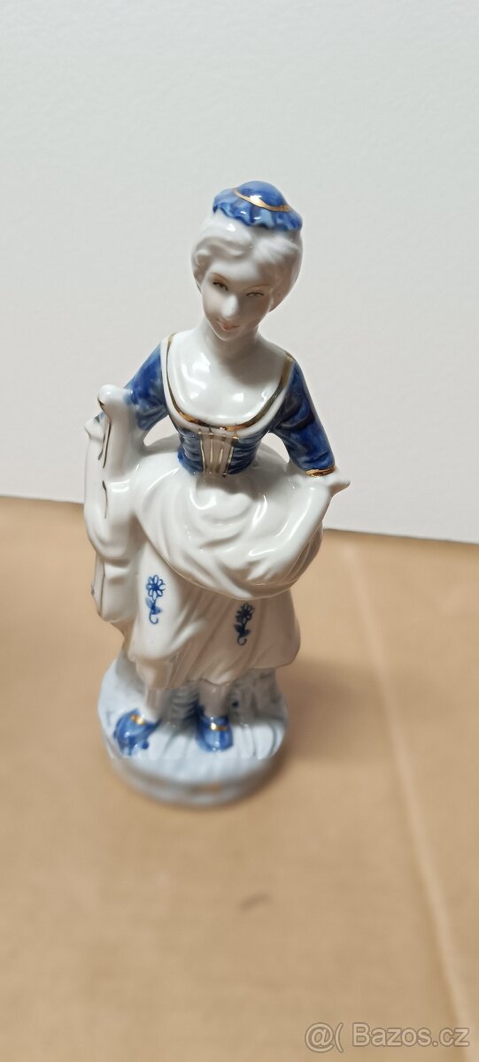 porcelánová figurka hudebnice - 9