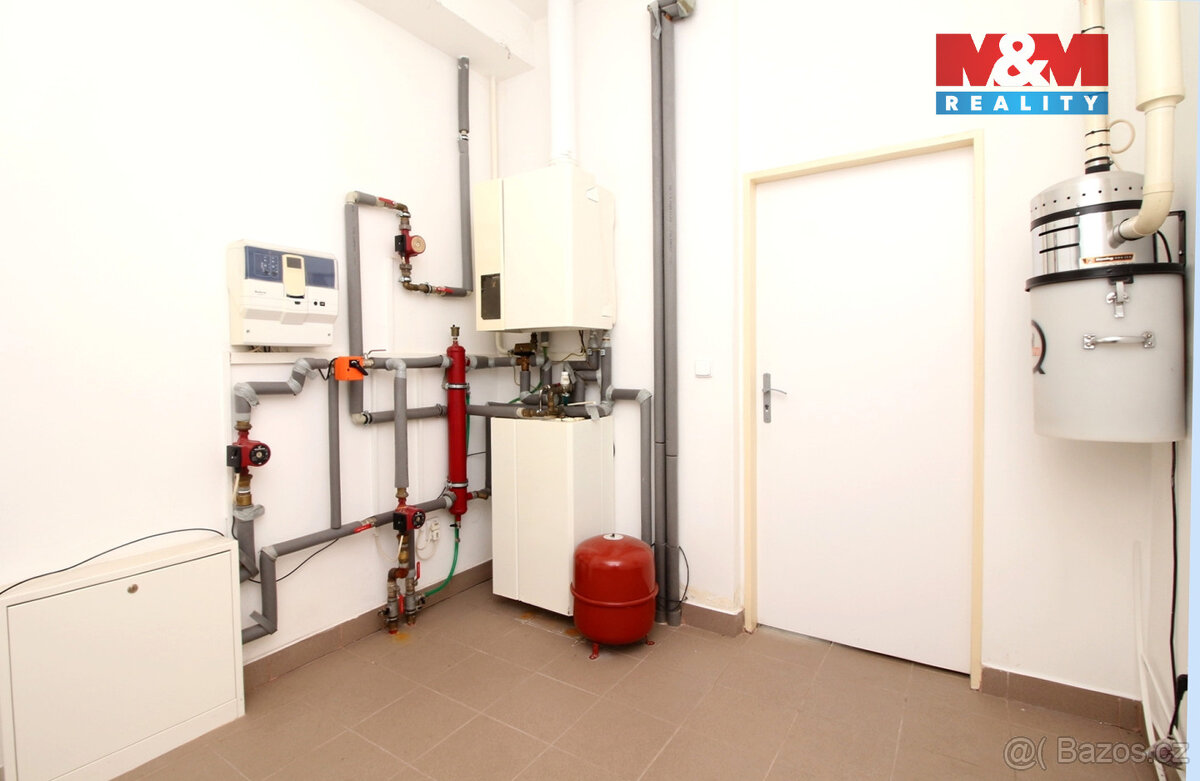 Prodej kancelářského prostoru, Hradec Králové, ul. Vážní - 9