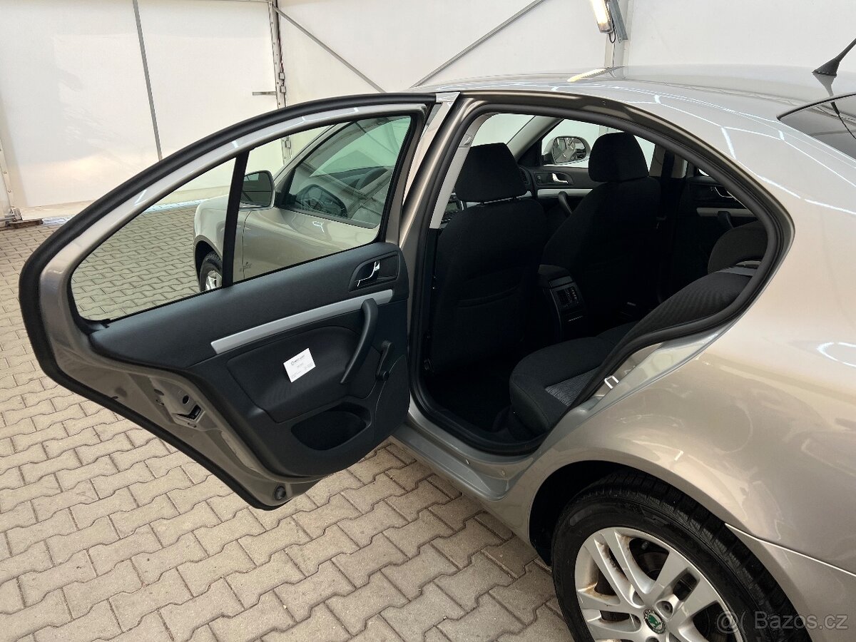 Škoda Octavia II sedan 1.9TDi,77kW,man,1.maj,tažné,facelift - 9