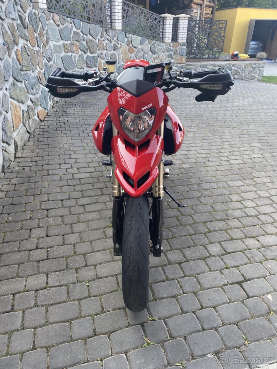 Ducati Hypermotard 1100 S - 9