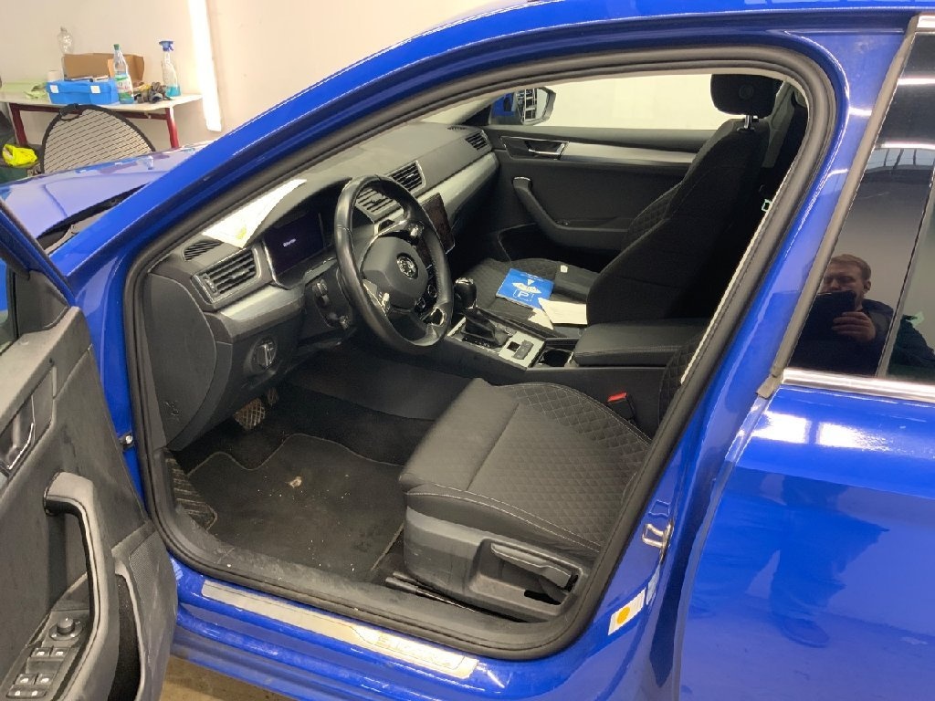 Skoda Superb Combi 2.0 TDI - 9