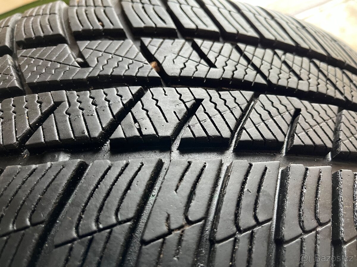 Škoda Superb R19 Originální zimní sada - 9