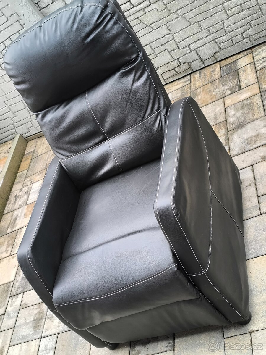 Prodám polohovací křeslo Parker - 9