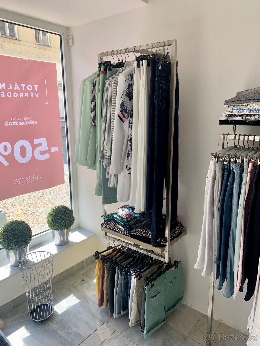 Nábytek do obchodu, stoly, štendry, pult. - 9