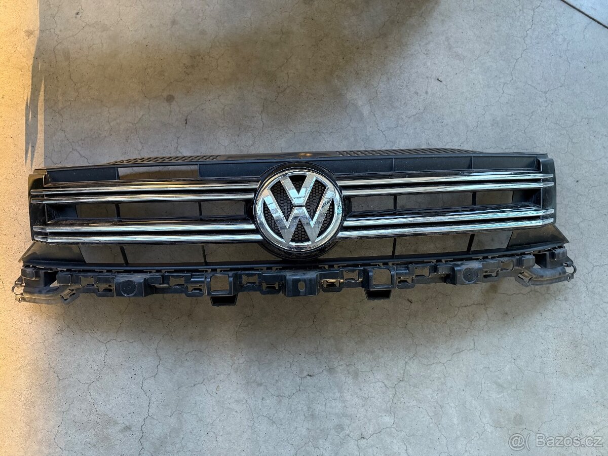 VW Tiguan přední část - 9