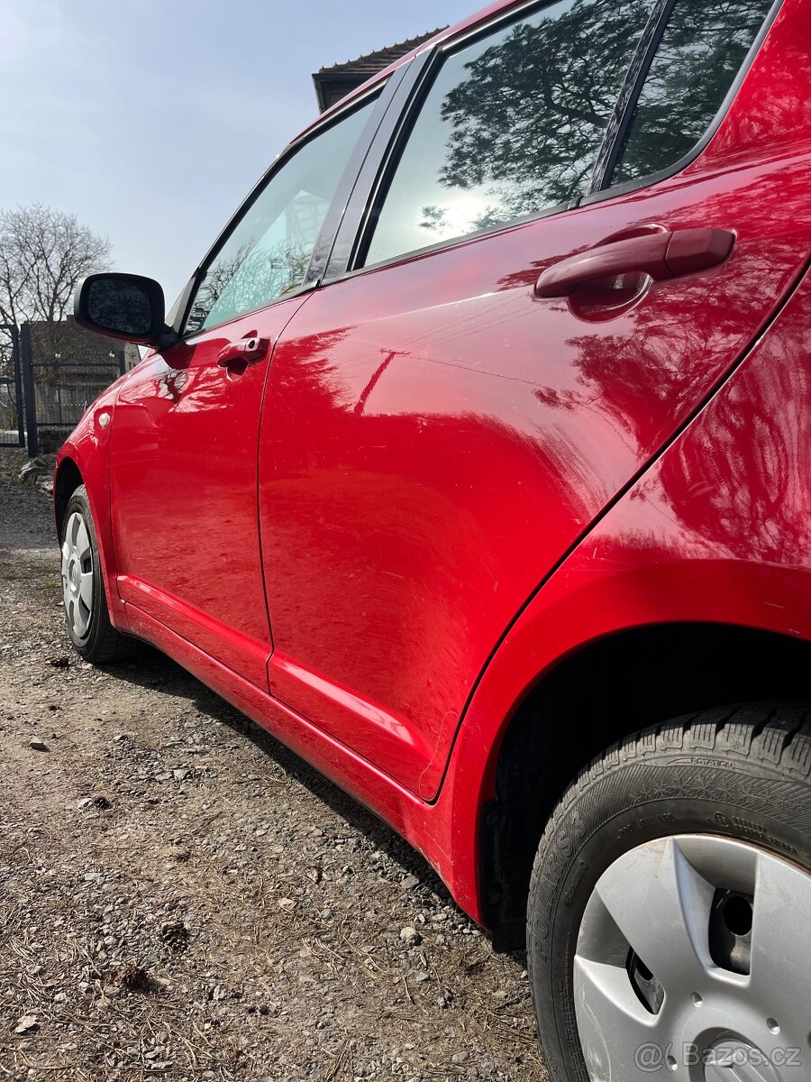 Suzuki Swift 1.3 - 9