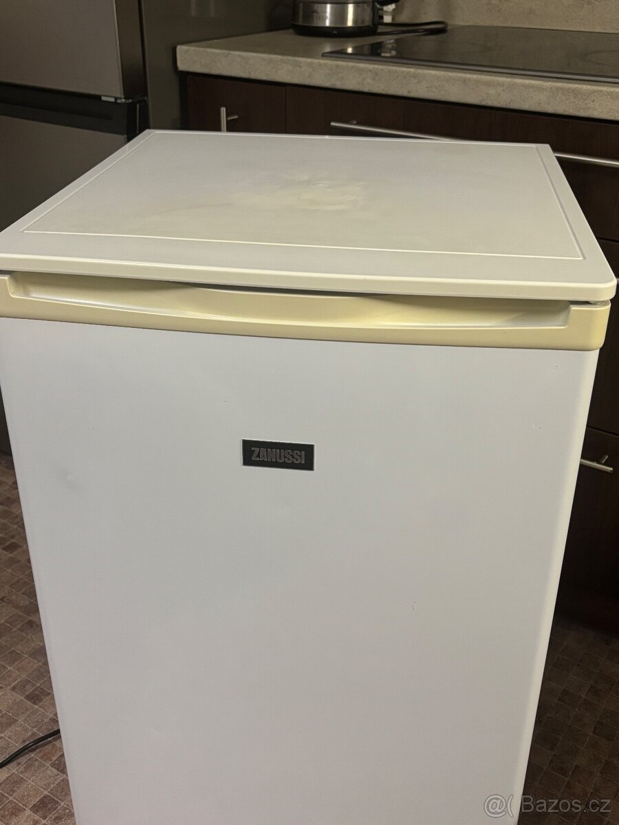 Malá lednička s mrazákem Zanussi - 9