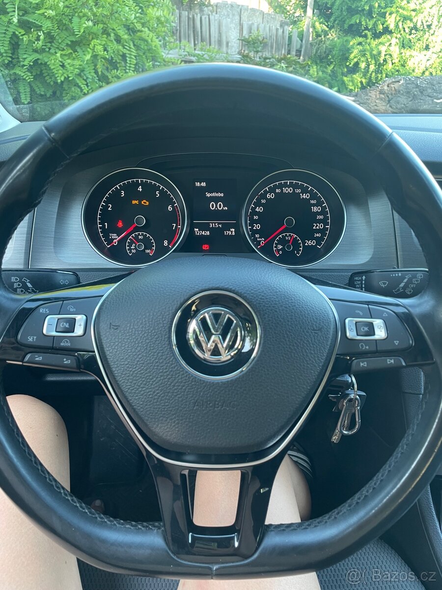 Volkswagen Golf - 9