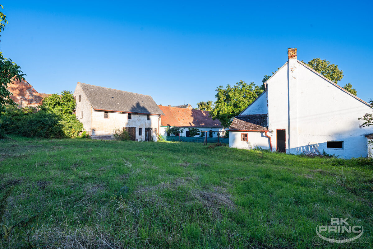 Prodej rodinný dům a hospodářské stavení na pozemku 1673 m2, - 9