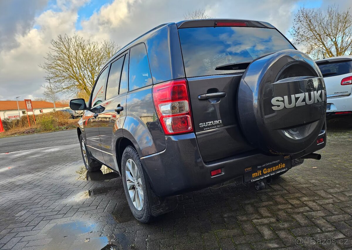 Suzuki Grand Vitara 2.4i Comfort benzín 124kw - 9