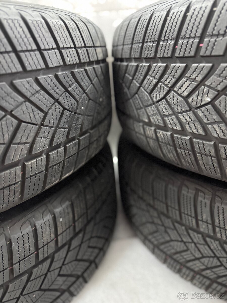 ORIGINÁLNÍ ZIMNÍ ALU SADA AUDI E-TRON R19 - 9