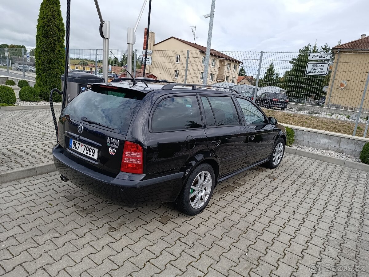 Škoda Octavia RS 1.8 t - 9