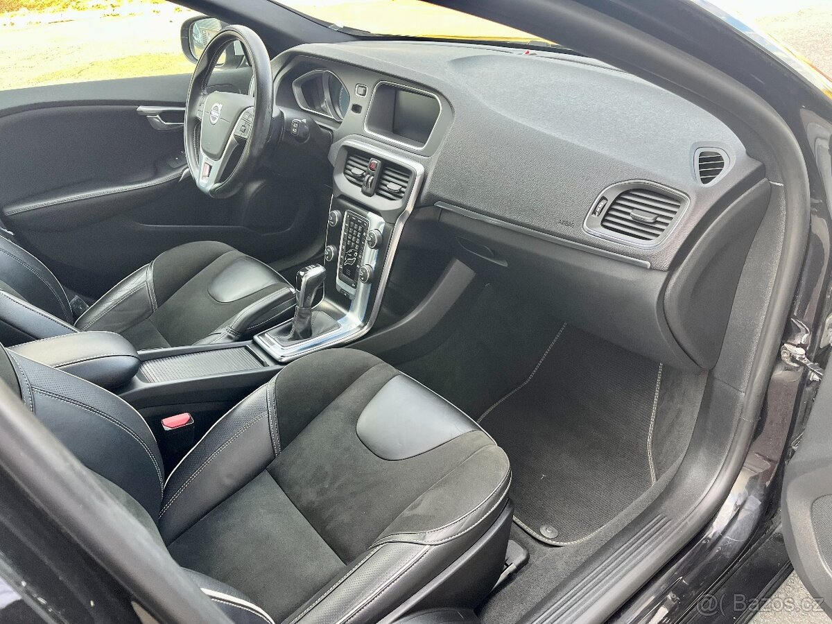 Volvo V40 D2 88kW R-Design VÝHŘEV Bi-Xenony NAVI Senzory - 9