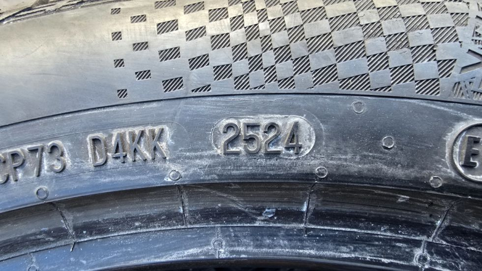 Zimní pneu 255/40/20 Continental - 9