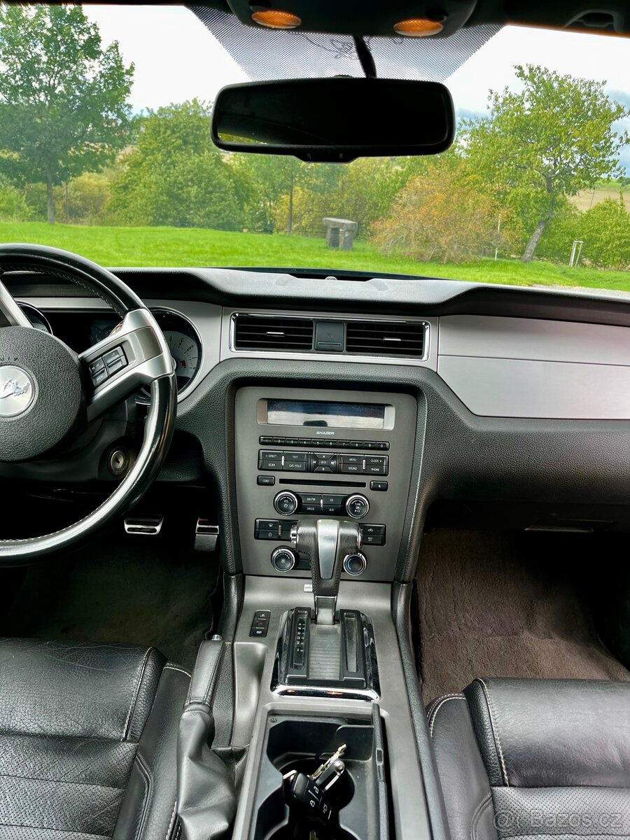 Ford Mustang 2012, V6, 3,7 - 9