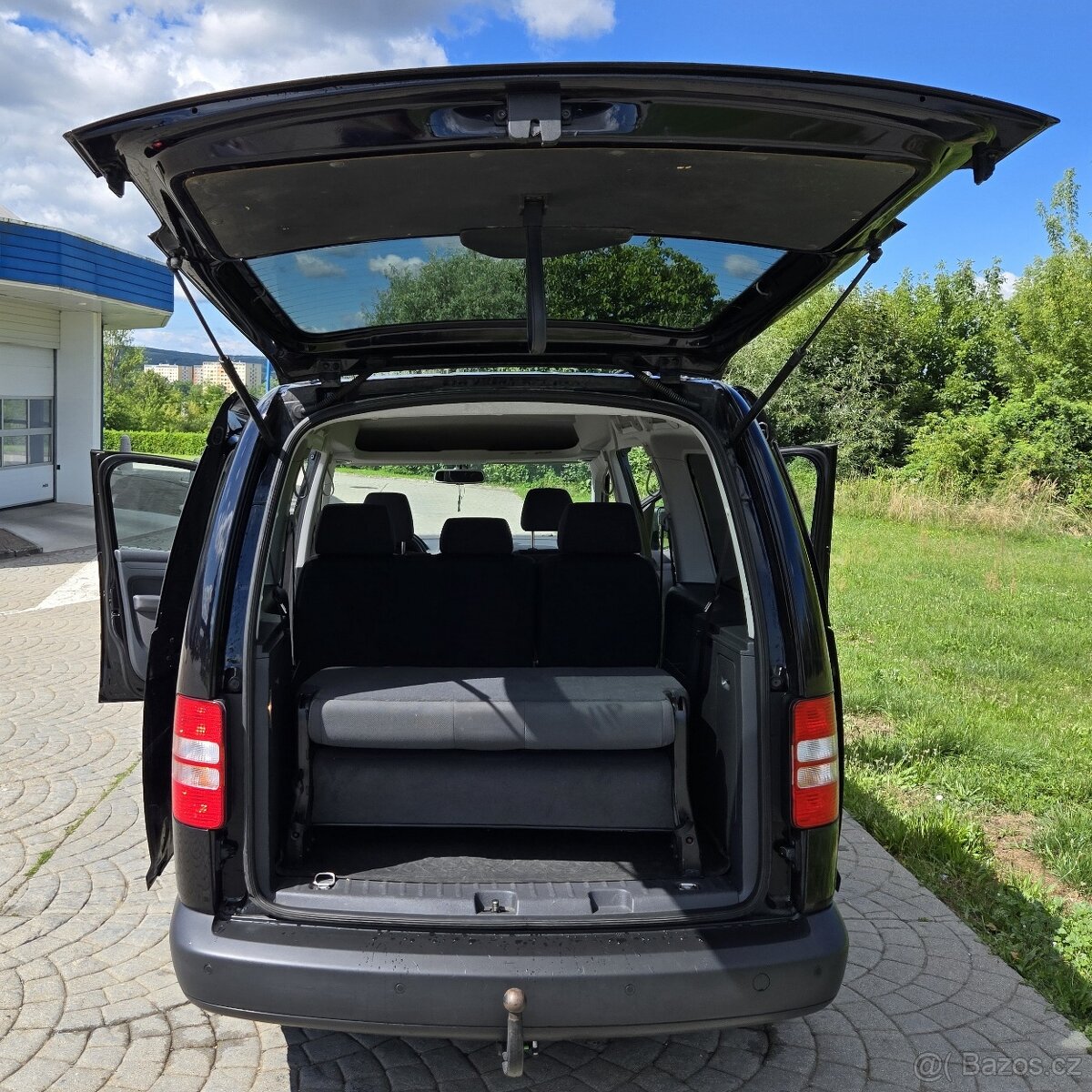 VW CADDY 2,0 TDi LONG 103kW 7 MÍST, 1.MAJ 140.tkm VÝHŘEVY - 9