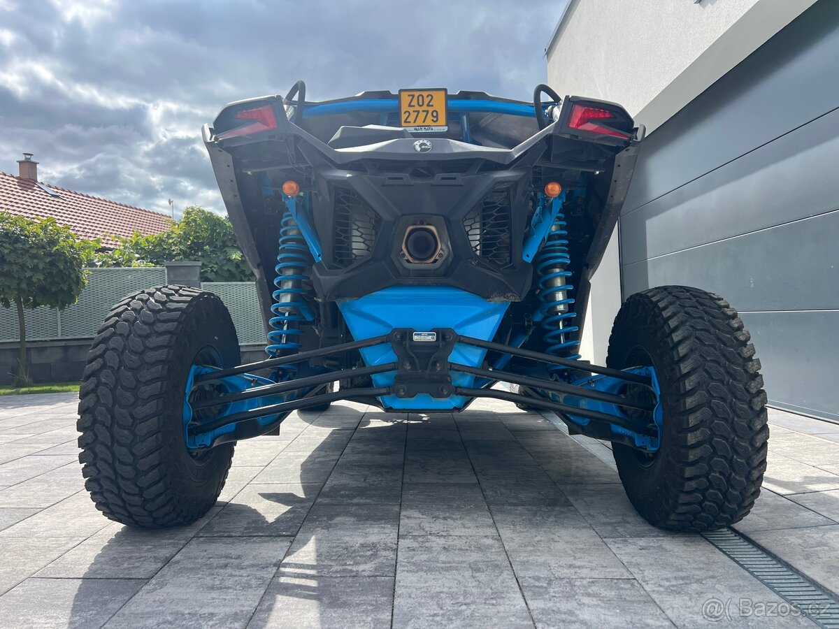 CAN AM Maverick X3 Turbo RC - 9