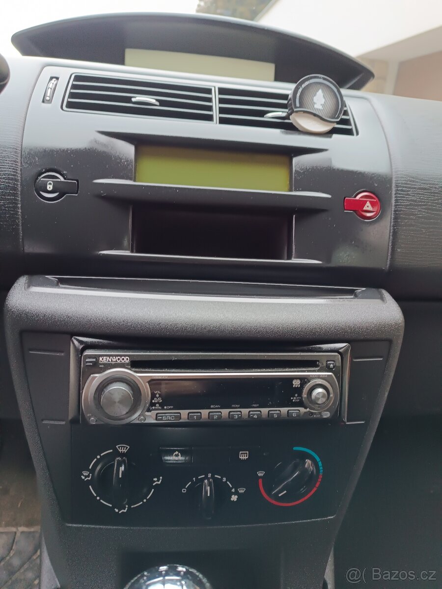 Citroën C4 1.4 16V - 9