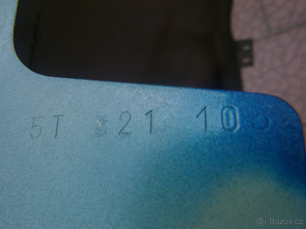 VW Touran výztuha světlo blatník dveře kapota 5TA - 9