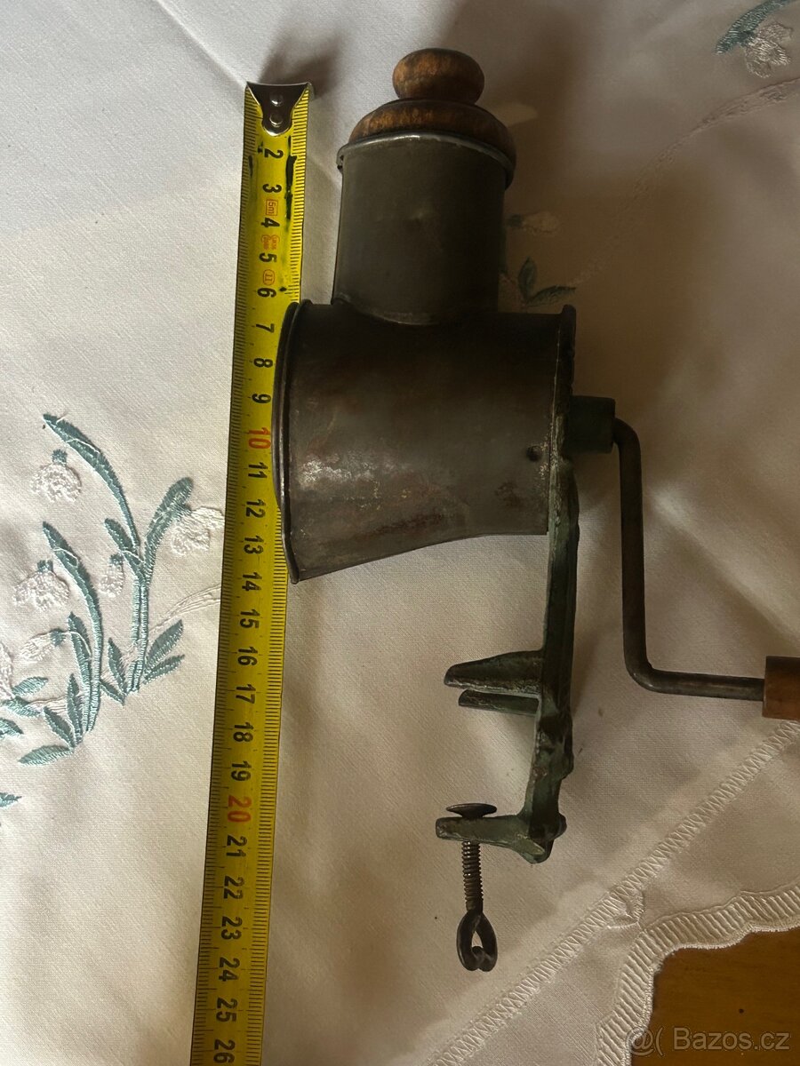 Starý litinový mlýnek Carmen (cca 1910–1930) - 9
