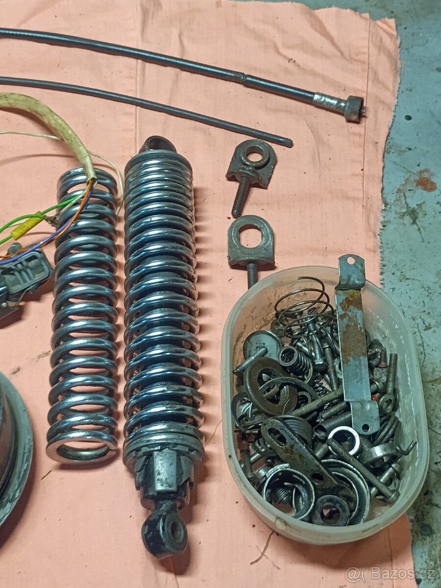 Díly na ČZ175/477 + nějaké díly Jawa/ČZ - 9