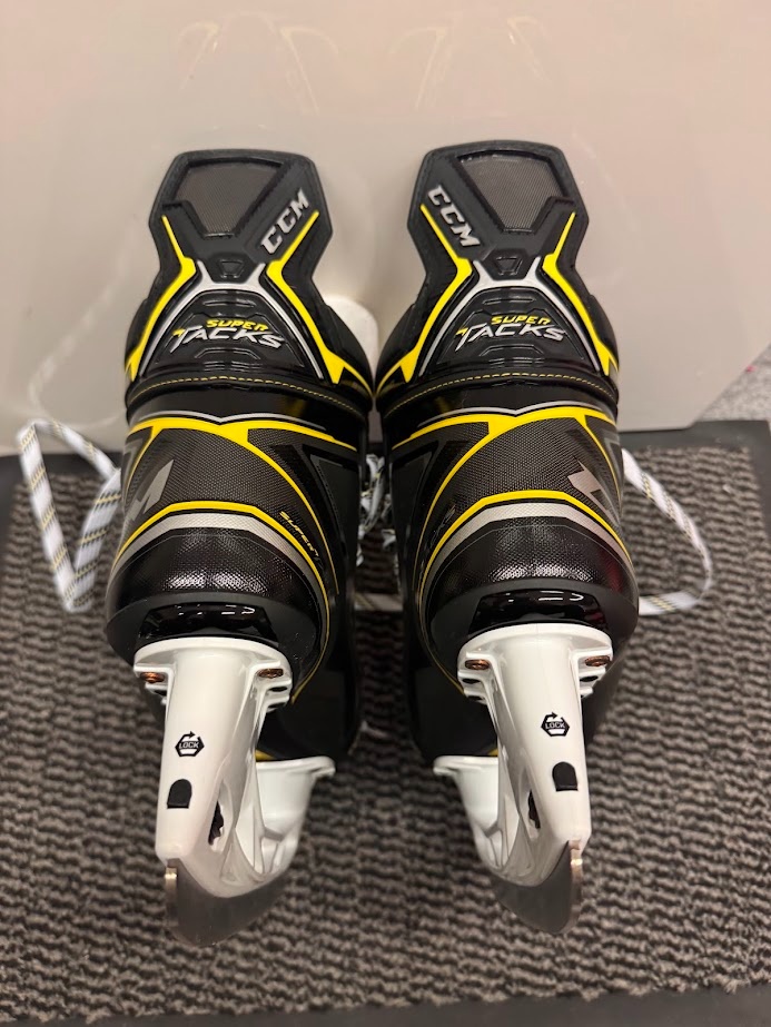 BRUSLE CCM SUPER TACKS 9380, VEL. 43/8 D - 9