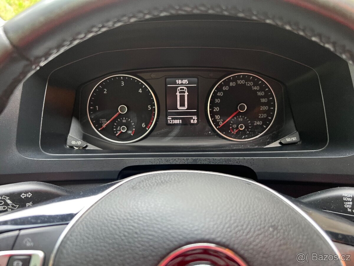 VW Multivan T6 2019, 110kw,manuál, 126900 km, servis jen VW - 9