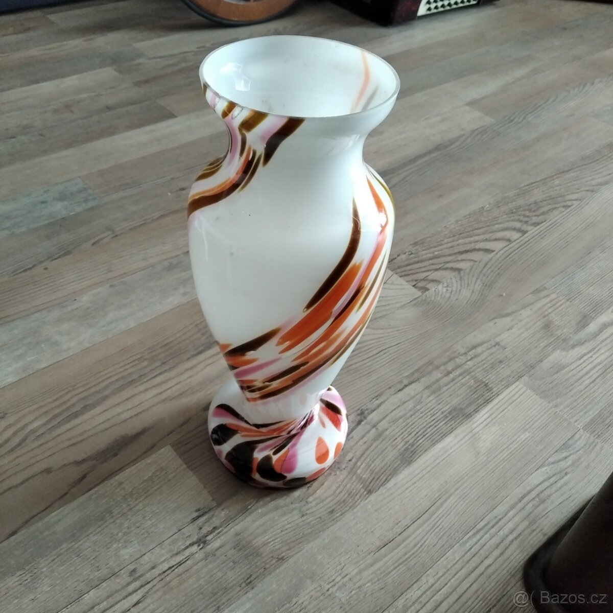 stare hutni barevne sklo vazy,misy,sklenice atd. - 9