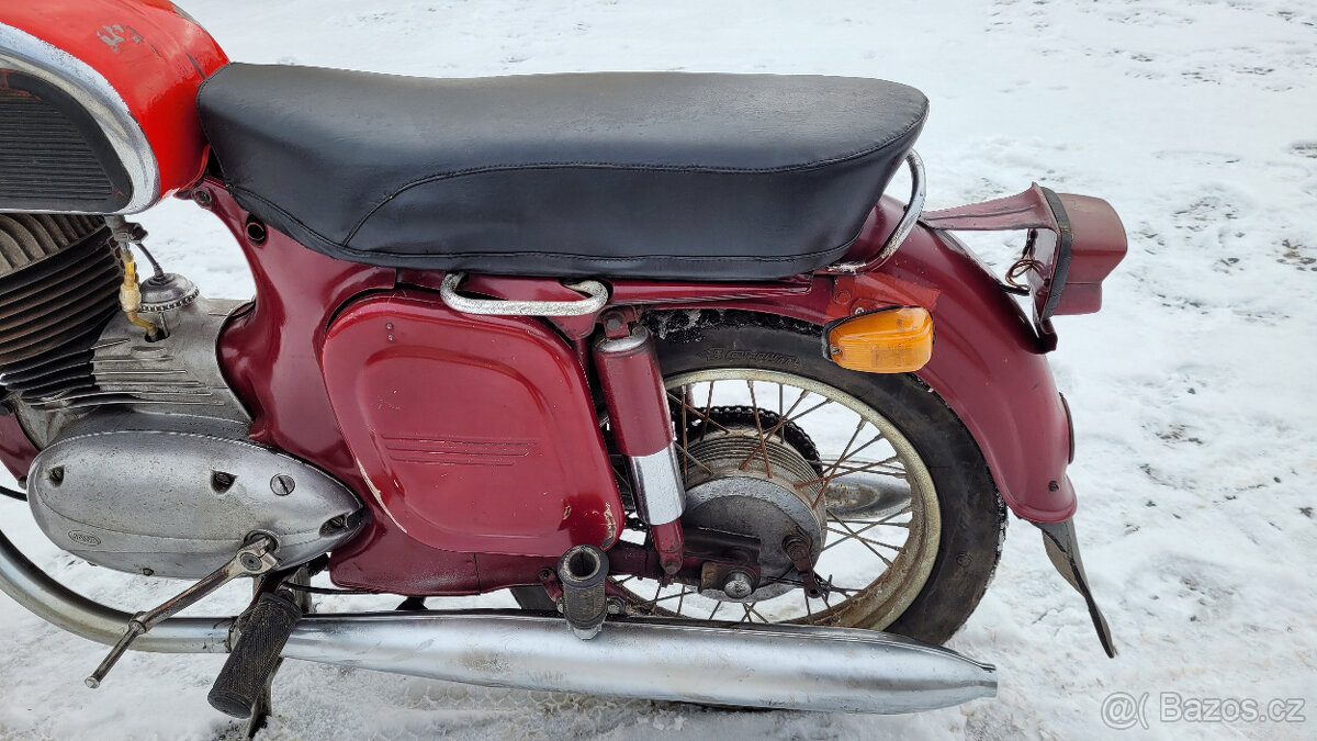 JAWA 250/592 - 9