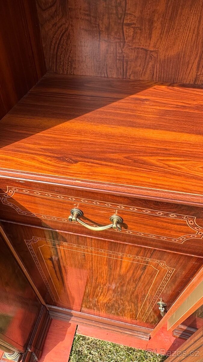 Prodám krásnou zachovalou obývací stěnu - 9