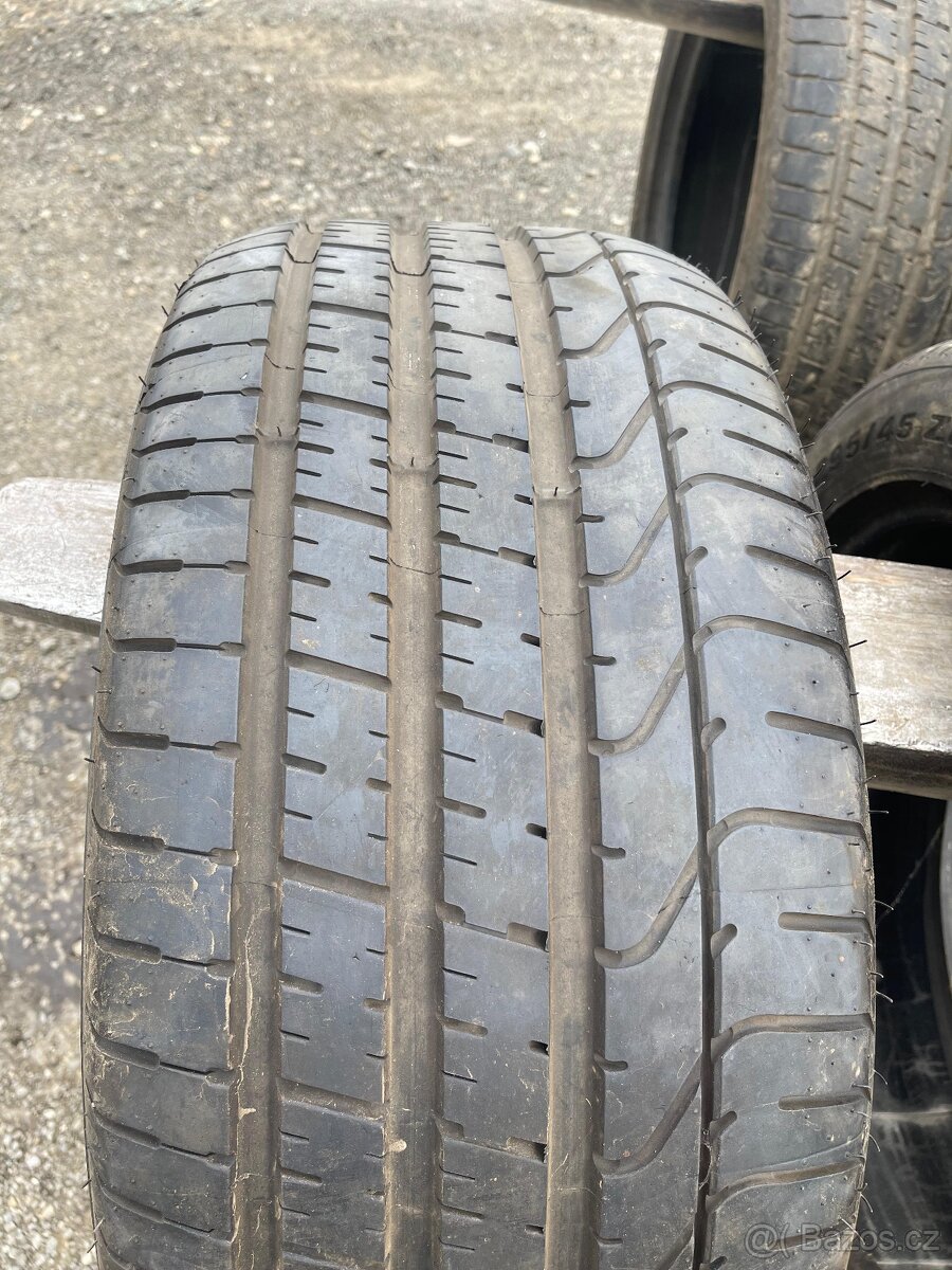 Bridgestone 295/45 R20 110T - 9