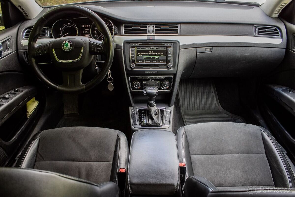 Škoda Superb 3.6 FSI V6 4x4 Elegance DSG / Pano - 9