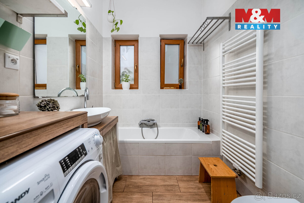 Prodej bytu 3+kk, 72 m², Hradec Králové, ul. Bozděchova - 9