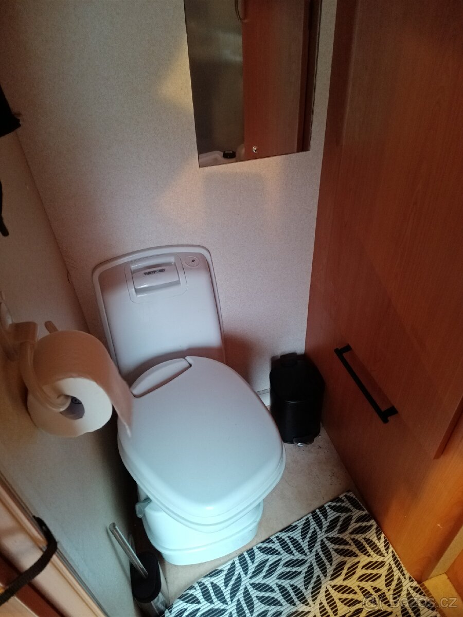 Karavan bailey ranger, plně soběstačný - 9