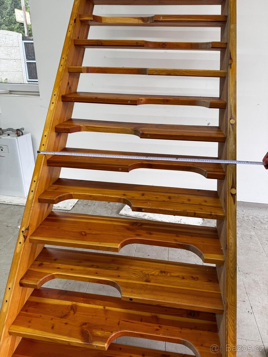 Mlynářské Dřevěné Schodiště se Zábradlím - 9