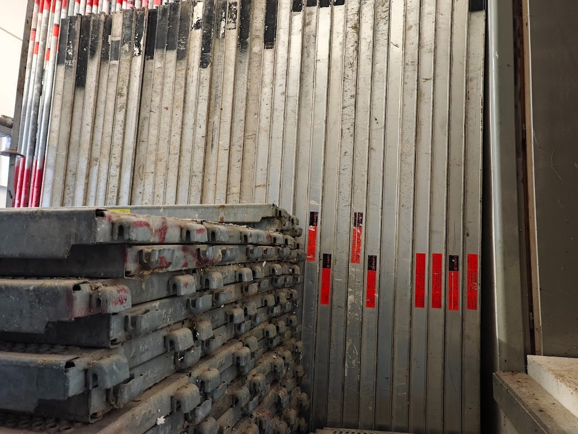 Lešení originál Layher Blitz 73 - zánovní stav - 9