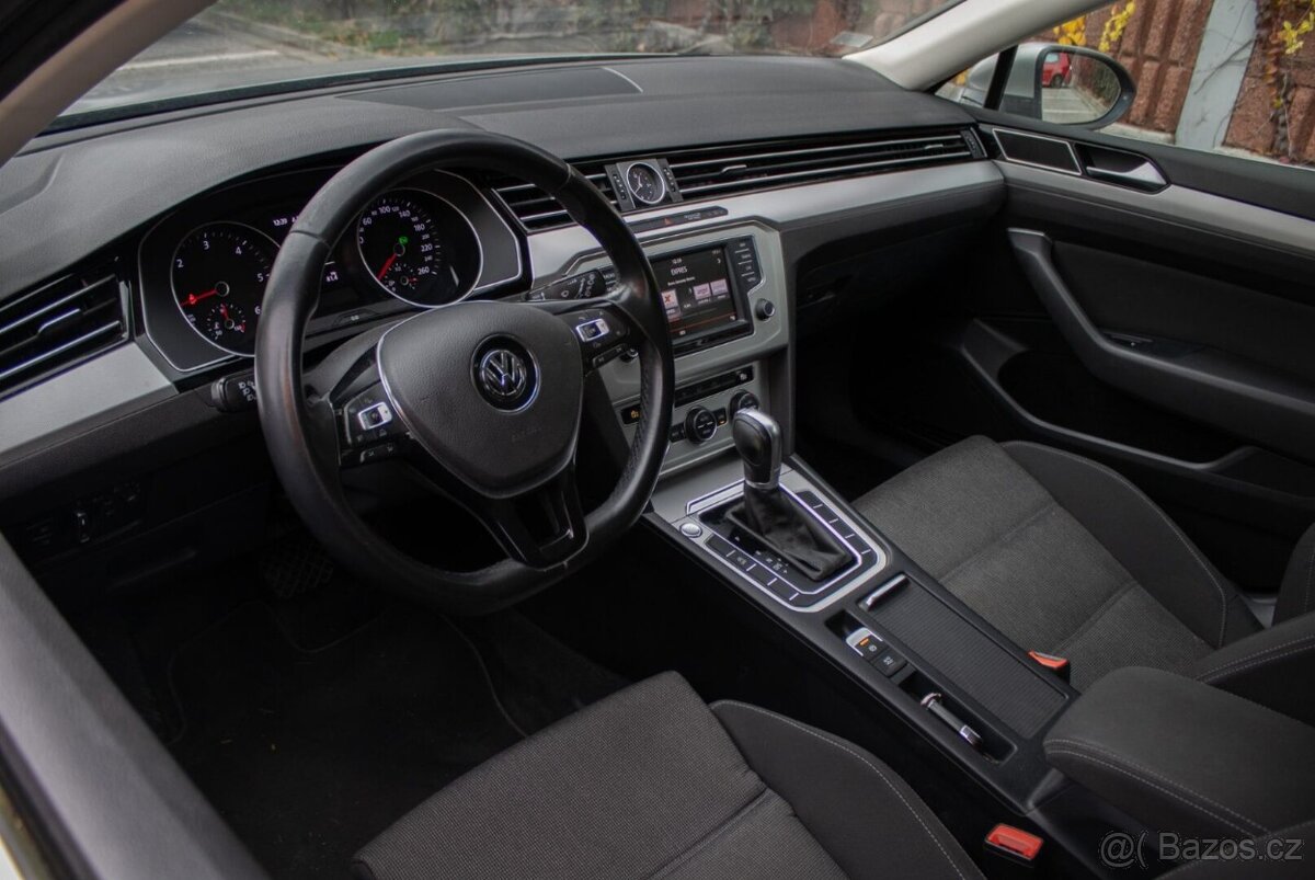 Volkswagen Passat Variant 1.6TDI DSG - 9