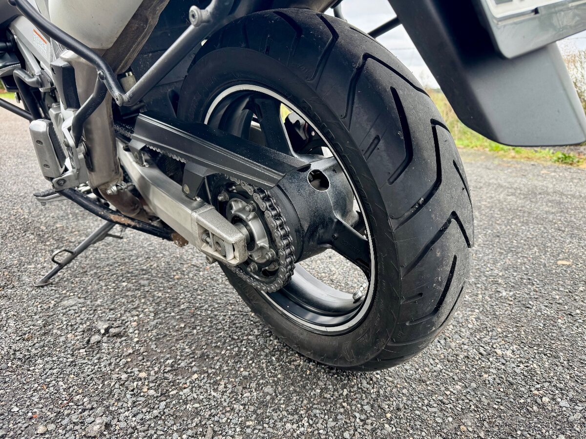 Suzuki V-Strom 1000 - 9