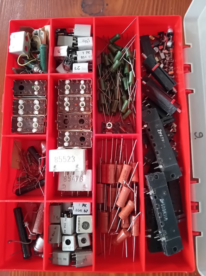 Součástky elektro - 9