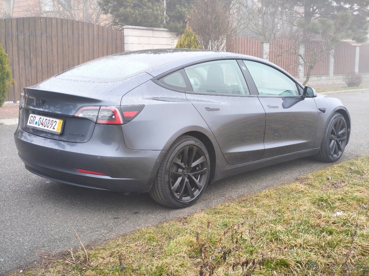Tesla model 3 long range -refresh model 2021 - 9
