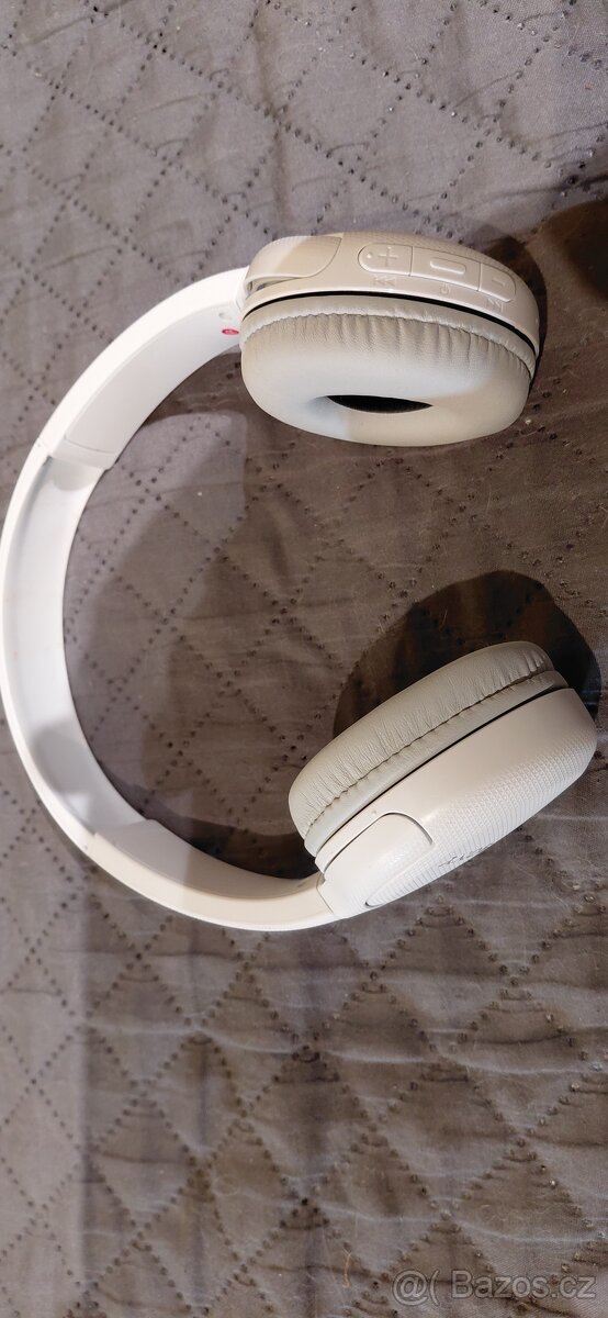 Sluchatka sony a ješté jedny...celkem 1300kč - 9